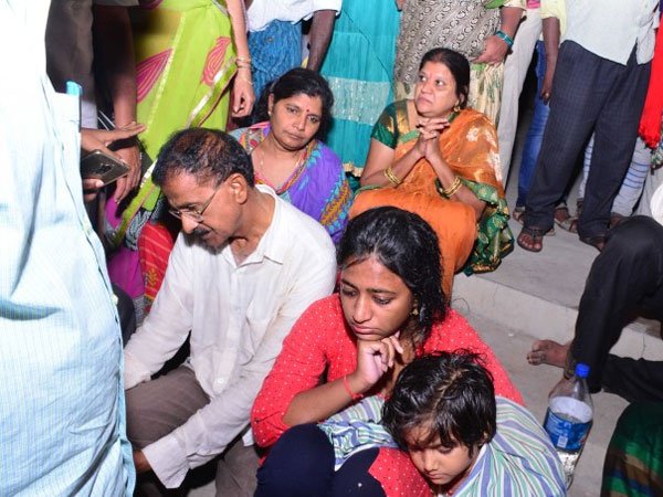 ప్రమాదస్థలంలో మళ్ళీ అదే నిర్లక్ష్యం