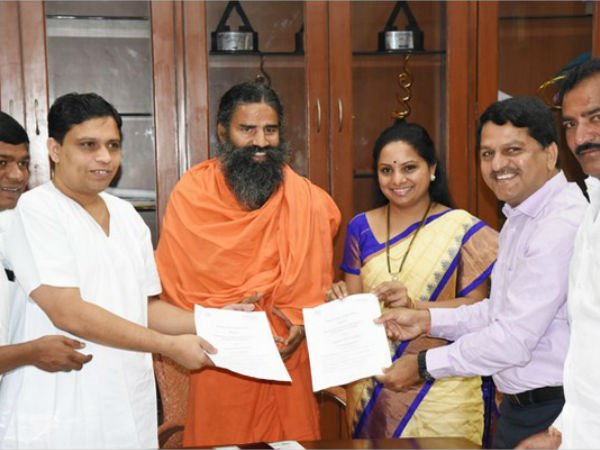 బాలకృష్ణతోపాటు రాందేవ్ బాబాను కోరిన కవిత