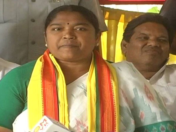 టిక్కెట్ ఎవరికి దక్కుతుందనే ప్రశ్న
