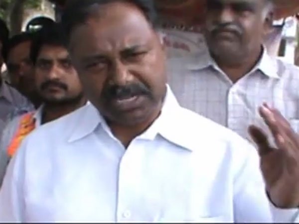 భూపాలపల్లిలో ఏం జరుగుతోంది