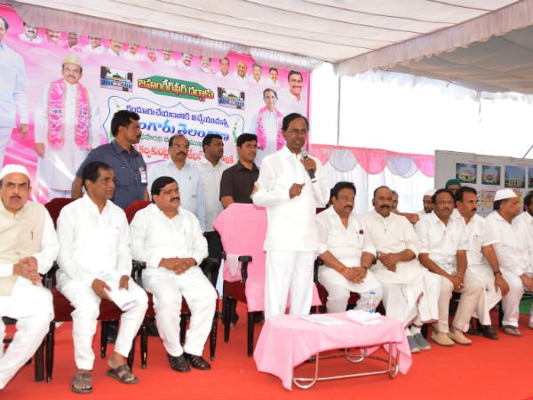 A constable injured after cm kcr convoy hits him A constable injured after cm kcr convoy hits him