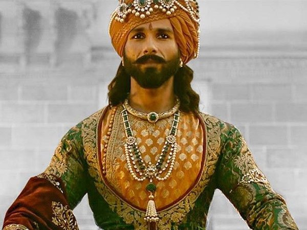 కత్తిరింపుల్లేకుండా ఆడనివ్వబోమన్న యూపీ డిప్యూటీ సీఎం మౌర్య