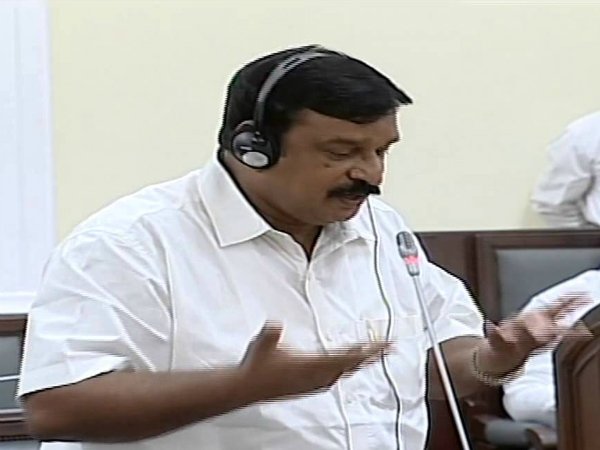 మోడీని ప్రస్తావిస్తూ అడ్డుతగిలిన టీడీపీ ఎమ్మెల్యేలు
