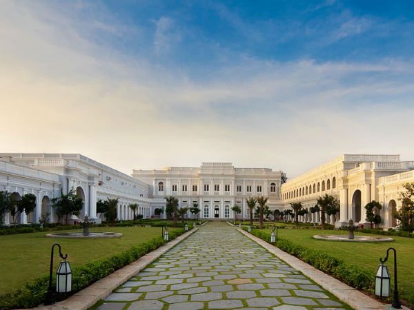 అన్ని ఏర్పాట్లు