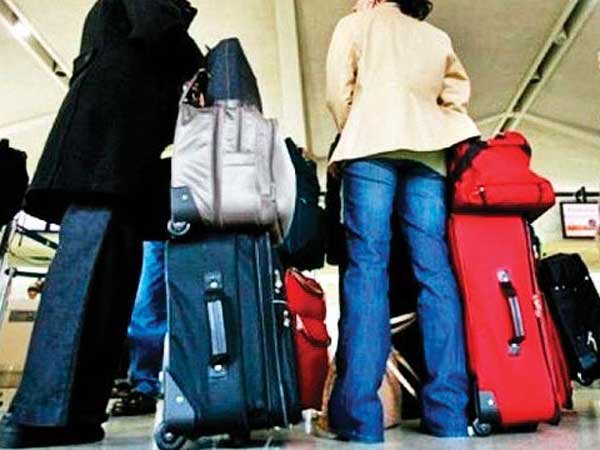 మెట్రోలో లగేజీ అంతకు మించితే రుసుం వసూలు