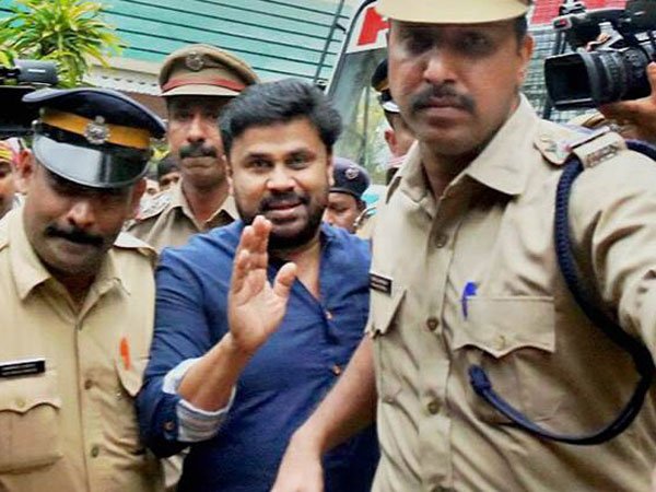 దుబాయి వెళ్లేందుకు అనుమతి