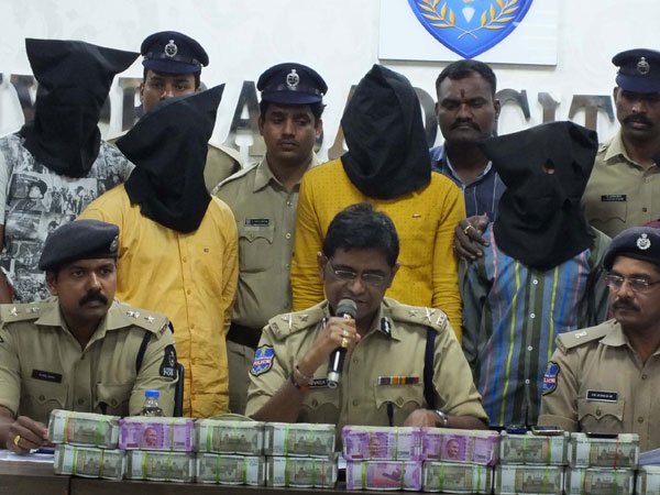 పట్టించిన నేను సైతం కెమెరాలు...