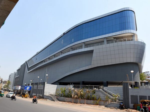 త్వరలోనే మాల్స్: