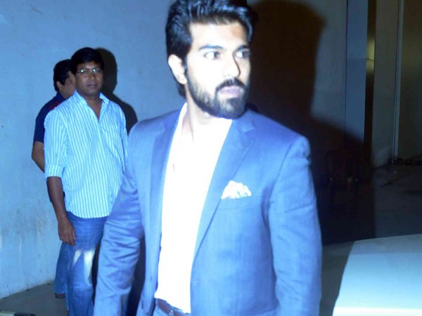 ప్రసంగించే ప్రముఖులు