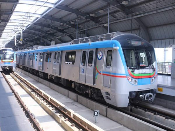 మూడు కోచ్లు, 330 మంది