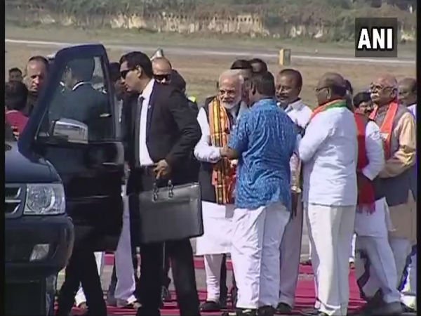 సోదర సోదరీమణులారా అంటూ తెలుగులో ఇలా