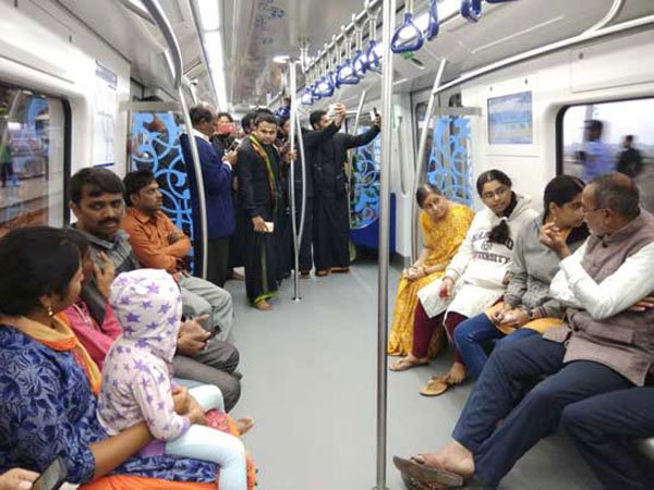 5గం. నుంచే స్మార్ట్ కార్డ్ కౌంటర్స్: