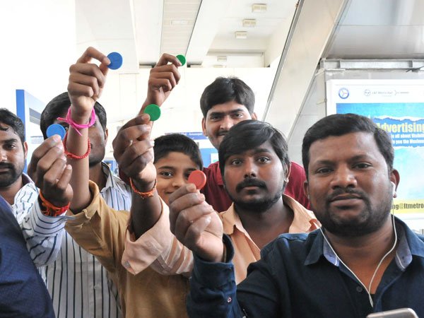 ఫొటోలు, సెల్ఫీల సందడి