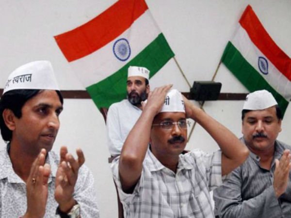 Kumar Vishwas, seven AAP MLAs booked for forgery Kumar Vishwas, seven AAP MLAs booked for forgery