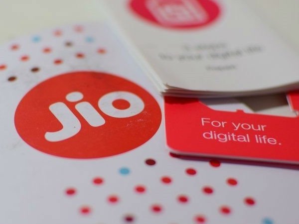 75,000 mass layoffs in India's telecom sector in one year, more exits in future 75,000 mass layoffs in India's telecom sector in one year, more exits in future
