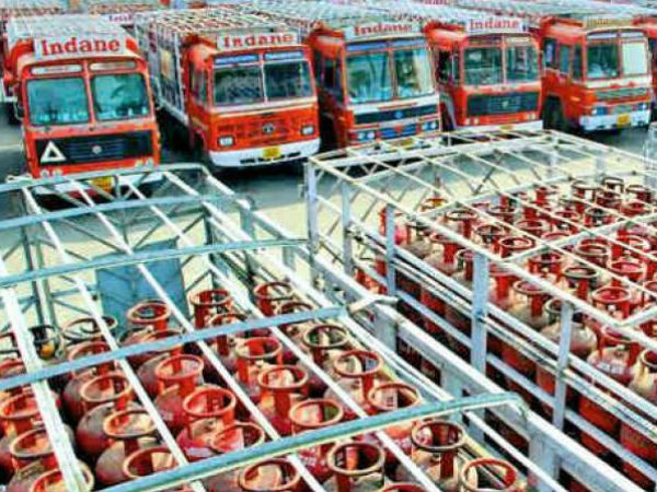 LPG price hike: Subsidised cylinder up by Rs 4, non-subsidised by Rs 93-94 LPG price hike: Subsidised cylinder up by Rs 4, non-subsidised by Rs 93-94