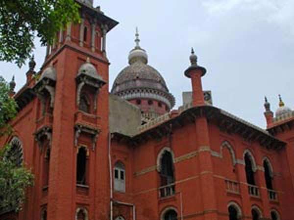 Madras High Court issues noties to Tamil Nadu govt on Sivaji Ganesan staue row Madras High Court issues noties to Tamil Nadu govt on Sivaji Ganesan staue row