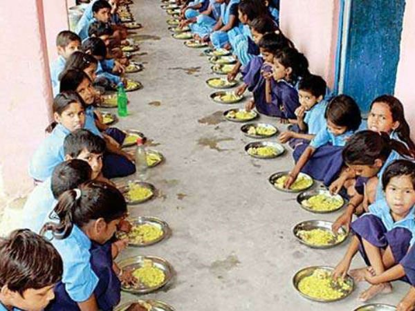 Kids Asked To Clean School Toilet With Mid-Day Meal Plates; Probe Ordered Kids Asked To Clean School Toilet With Mid-Day Meal Plates; Probe Ordered