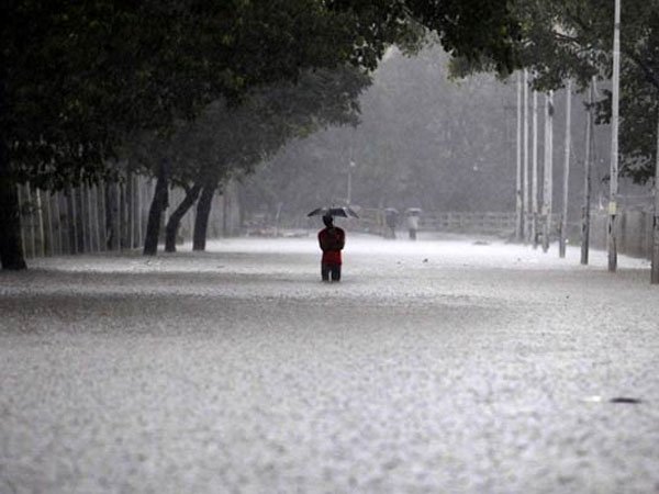 Isolated heavy rain likely Isolated heavy rain likely