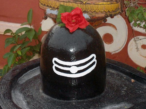 shantilingeswara swawmiji legs on shiva lingam shantilingeswara swawmiji legs on shiva lingam