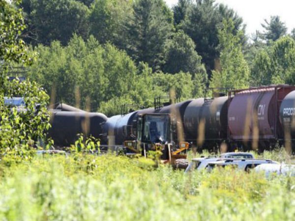 Up to 33 killed as DR Congo train carrying fuel derails Up to 33 killed as DR Congo train carrying fuel derails