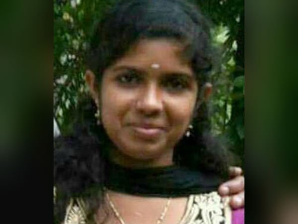 A girl killed in Chennai in the case of one side lover. A girl killed in Chennai in the case of one side lover.