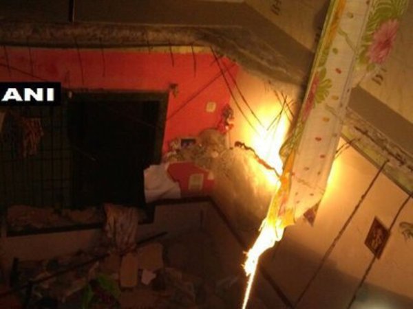 Building collapses in Thane's Bhiwandi; 3 dead, 10 injured Building collapses in Thane's Bhiwandi; 3 dead, 10 injured
