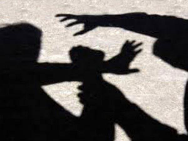 పోలీసులు బెండ్ తీశారు