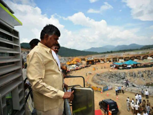 కేంద్రం అనాలోచిత విధాన నిర్ణయాలతోనని ప్రతి విమర్శలు
