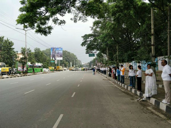 ఈ పన్నులు ఉద్దూ, అపార్ట్ మెంట్లు ఉద్దు
