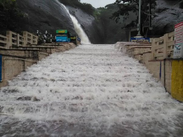 కుదిపేసిన ఓఖీ