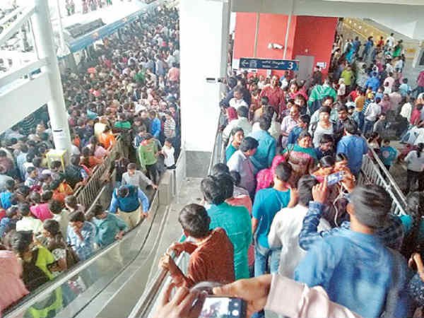 ఐదు రోజుల్లోనూ 10 లక్షలు దాటిన ప్రయాణికులు