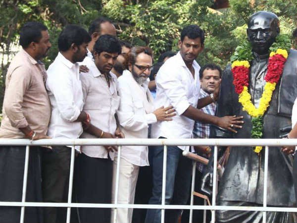 జయలలితతో పాటు వీరికీ నివాళులు