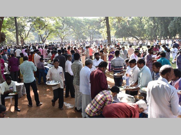 భోజనంలో కులం : గద్దర్