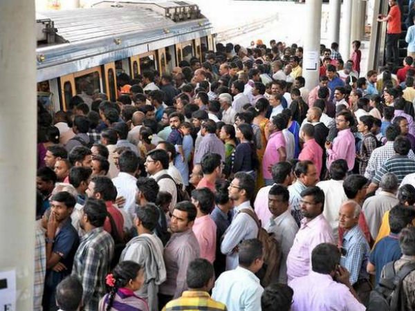 మధ్యమధ్యలో మెట్రో సర్వీసుల నిర్వహణ తప్పదిలా