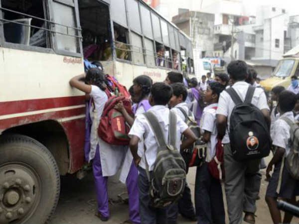 మెట్రో రైలులోనూ ఇదే పరిస్థితి