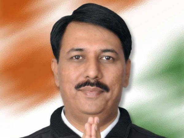 గాంధీగామ్ నుంచి ఎమ్మెల్యే మేనకోడలు మాలతీ పోటీ