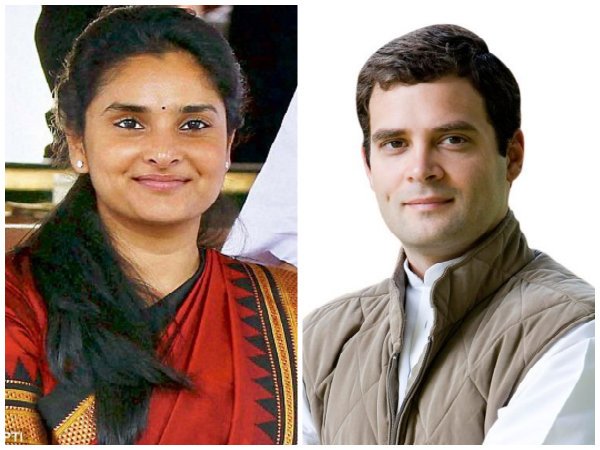 రమ్య బృందంలో మహిళలు