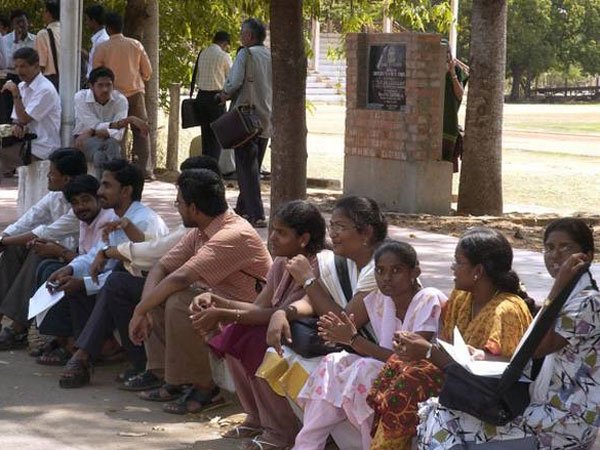 క్యాంపస్ రిక్రూట్మెంట్లతో వ్యాపారం: