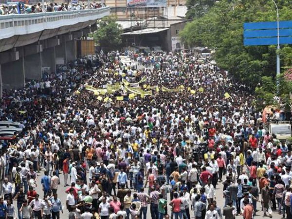 సంక్లిష్టమైన జీఎస్టీతో మోయలేని భారం