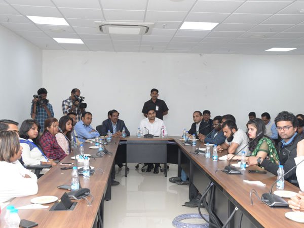 లోకేశ్ తో భేటీ...
