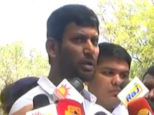 పోటీలో లేకున్నా స్వతంత్ర అభ్యర్థికి మద్దతు