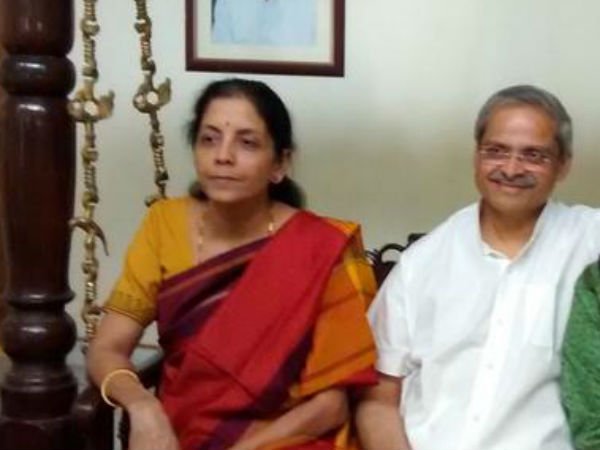 పరకాల ప్రభాకర్, నిర్మలాలపై విమర్శలు, చిరు నోరు లేని వ్యక్తి
