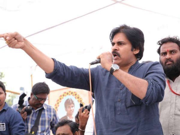 వైయస్ది అవినీతి పాలన ఐతే పీఆర్పీని ఎలా విలీనం చేశారు