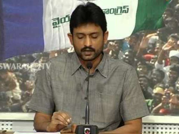 ప్రవీణ్కుమార్ రెడ్డి కటుంబానికి పట్టు