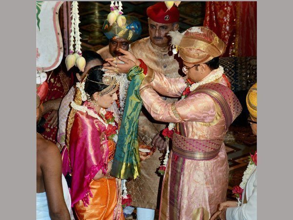 చరిత్ర ప్రకారం..