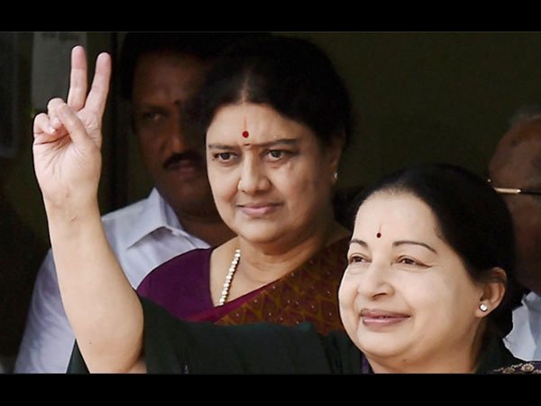సాక్షిగా వెళ్లాను