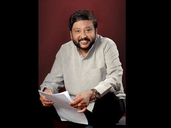 అదే పత్రికలో ఉద్యోగి !