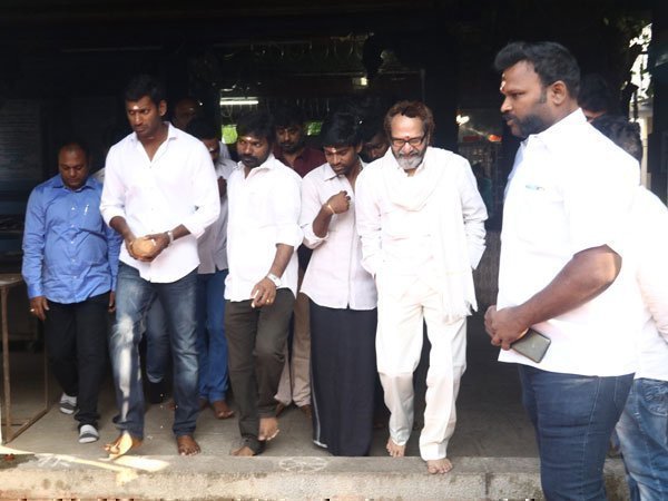 ఇద్దరు అడ్డం తిరిగారు....