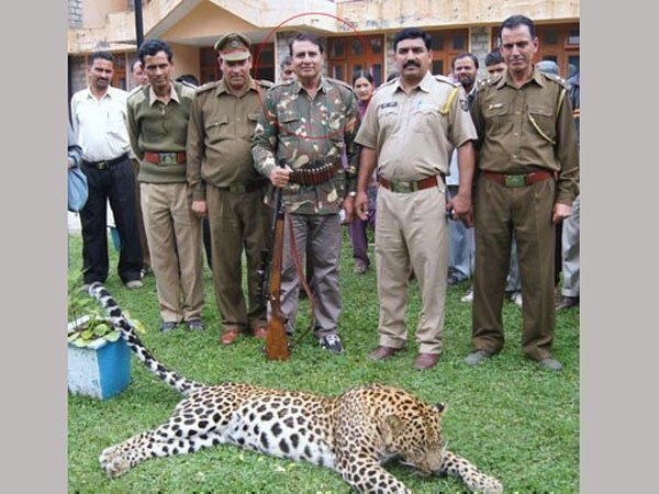 గురిపెట్టి కాల్చేశాడు: